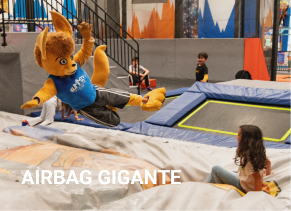 Airbag Gigante en Summit Adventure Park Bogota
